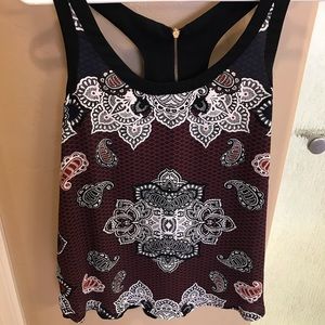 Express Razorback tank. Size M